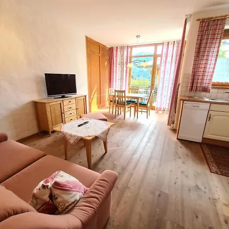 Juri & Hermann 2 Apartament